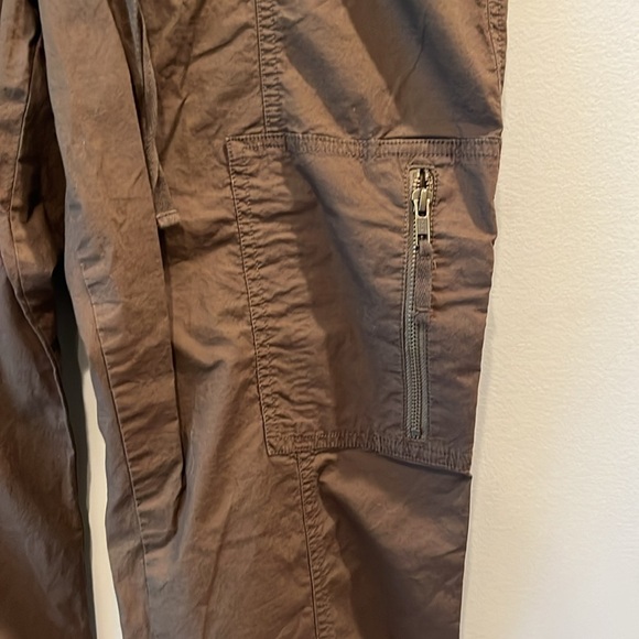 Loft - women’s Capri length cargo pants. Size 14 - Picture 2 of 10